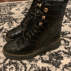 Micheal Kors Boots